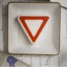 Пластиковая форма "Знак "Уступи дорогу"