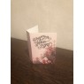 Открытка "Чудесного нового года" елочка с подарками, лицевая сторона 6,8*10 1 шт.